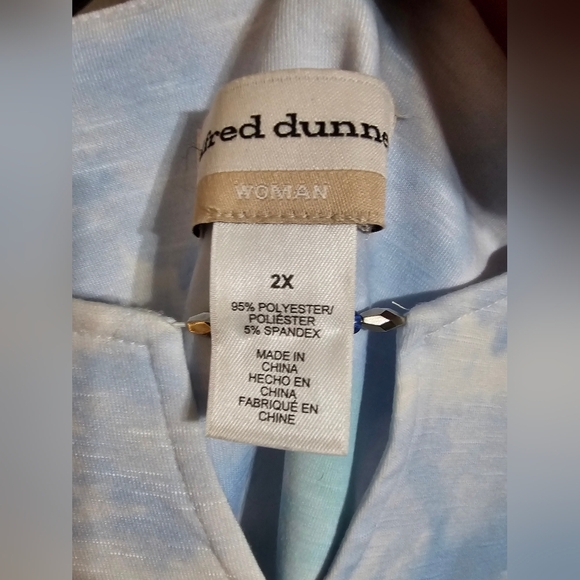 Alfred Dunner Woman 2X Blue Peacock Floral Watercolor Print 3/4 Sleeve Top - Picture 4 of 6